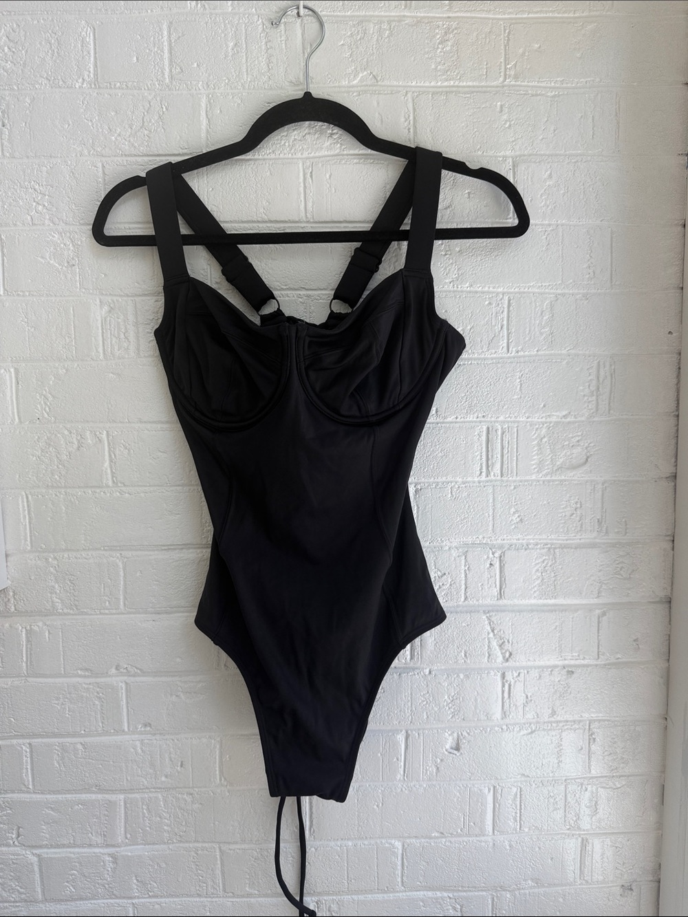 50. NWOT TA3 $175 MEDIUM REGULAR LONG D/DD CUP HI CUT LIFTY J